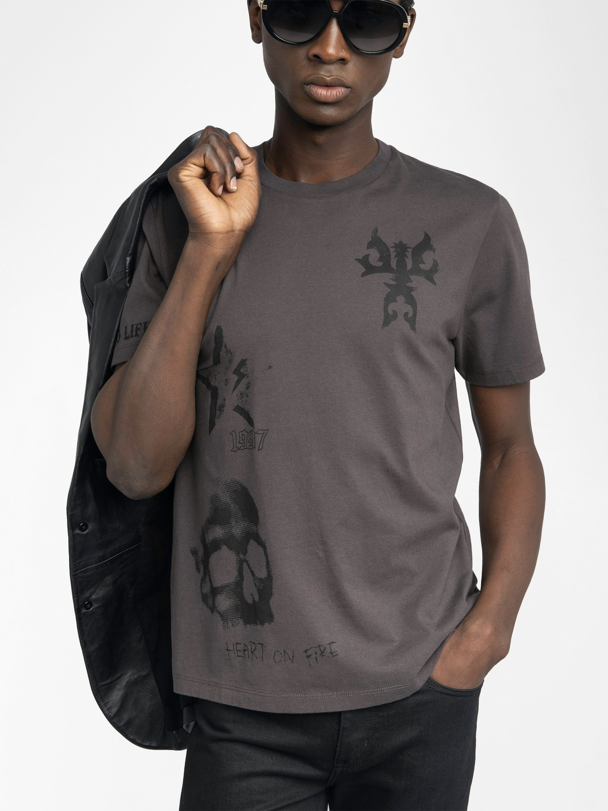 Tommy T-shirt - Short sleeve multi-custom T-shirt.